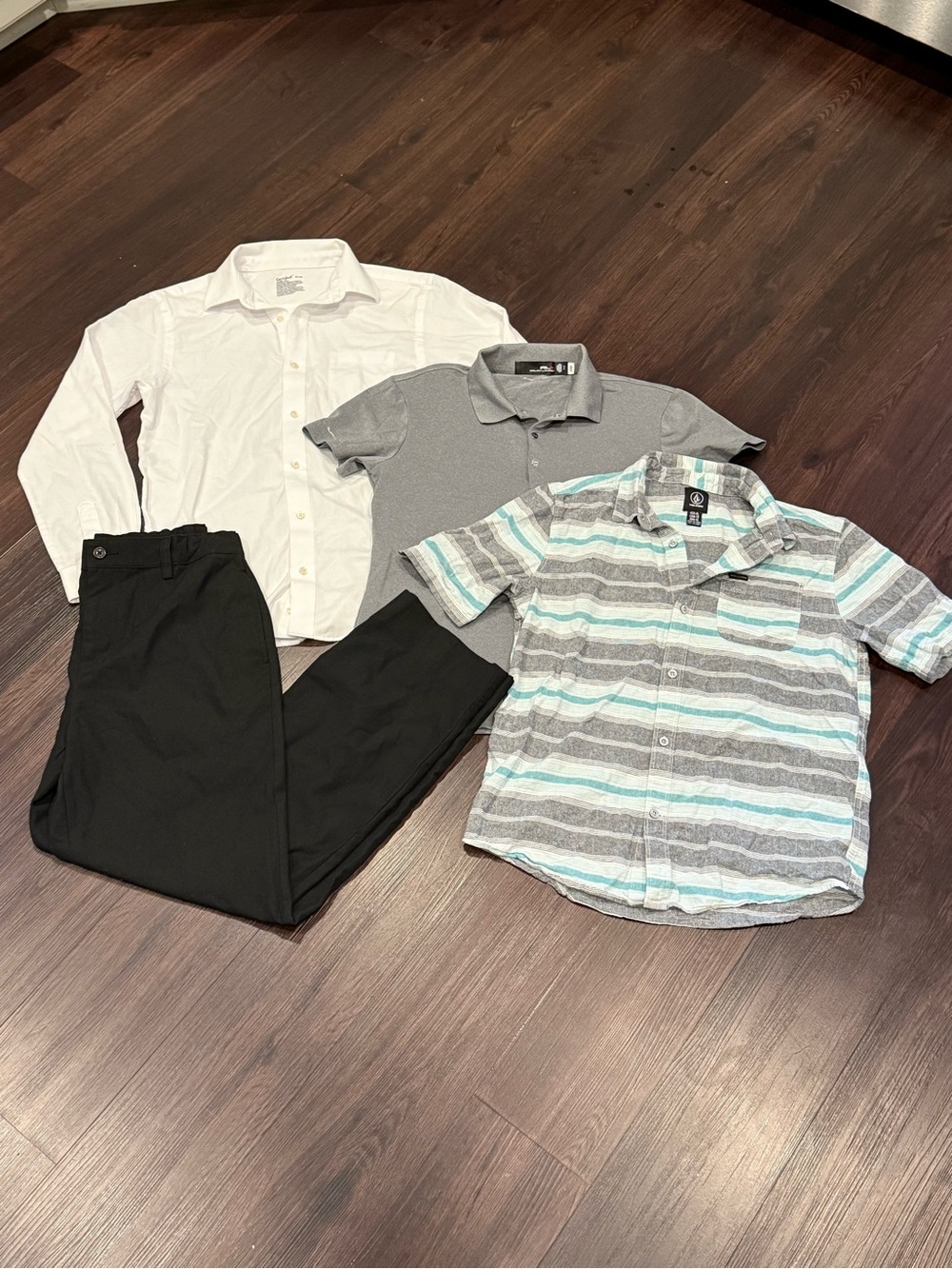Volcom Semi formal Boys XL Lot